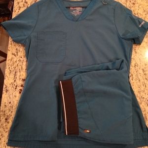 Grey's Anatomy Scrub top & pants.